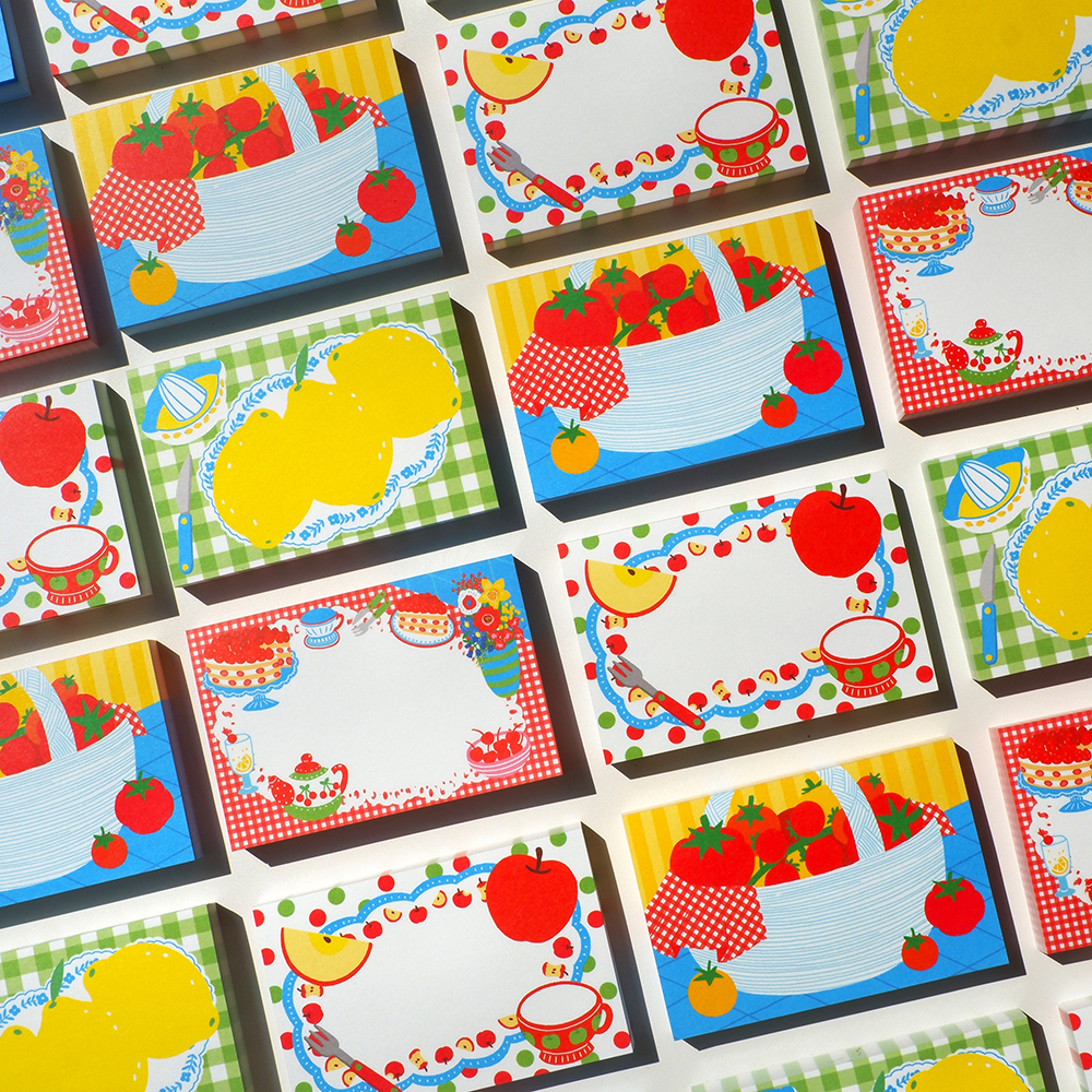 「Cottage Table Memo Pad」 森の小屋のキッチンテーブルをイメージして描いたメモパッドシリーズ。