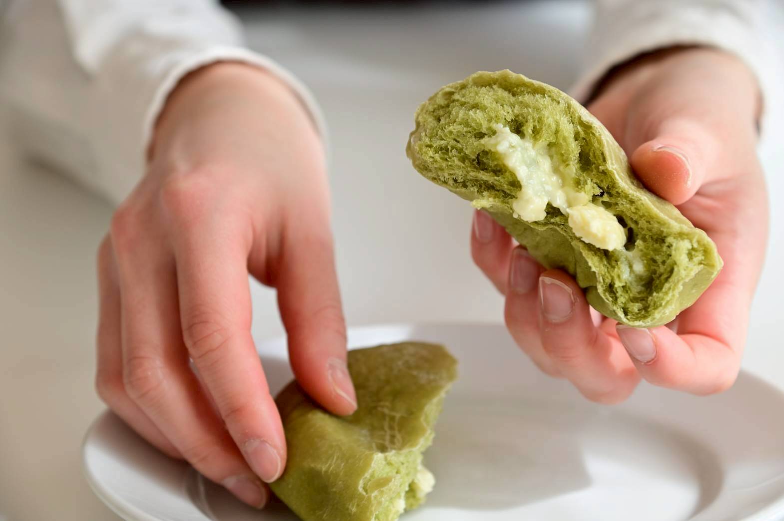 京都産宇治抹茶を使用しオーガニックホワイトチョコをそのまま包みました！　お子様にも大人気！